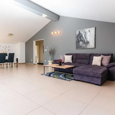 Mediteran With Private Pool Villa *