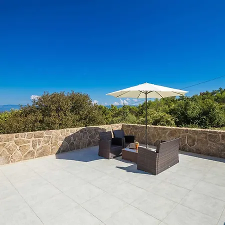 Mediteran With Private Pool Vrh (Krk)