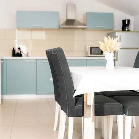 Mediteran With Private Pool Villa Vrh (Krk)