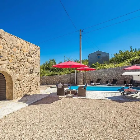 Mediteran With Private Pool * Vrh (Krk)