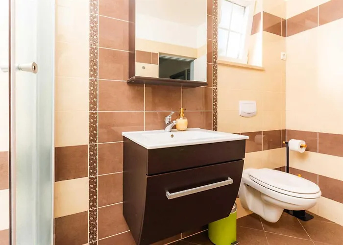 Mediteran With Private Pool Vrh (Krk)