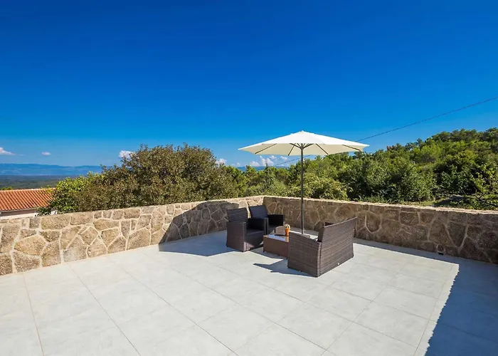 Mediteran With Private Pool Vrh (Krk)