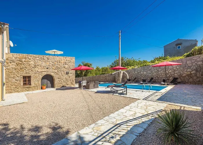 Mediteran With Private Pool Vrh (Krk)