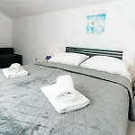 Vila Mediteran With Private Pool Vrh (Krk)