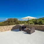 Mediteran With Private Pool Vrh (Krk)